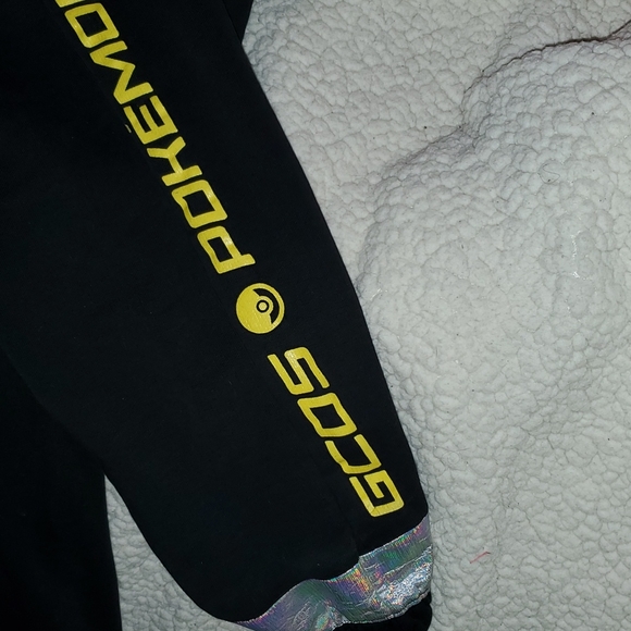 Like new GCDS pikatchu Pokémon sweat pants - Picture 4 of 8